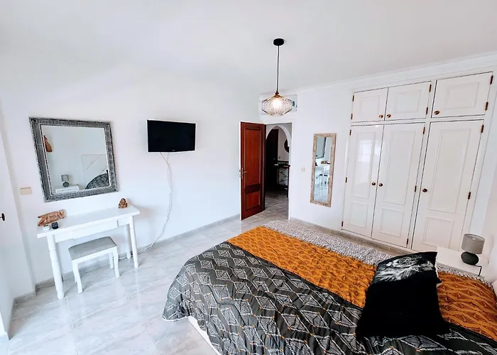 Oceanic Opulence Delux Apartment